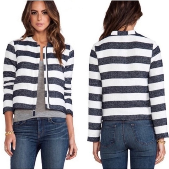 Splendid navy/cream wide strip, textured short blazer! Zip closure Size Medium - Picture 17 of 17